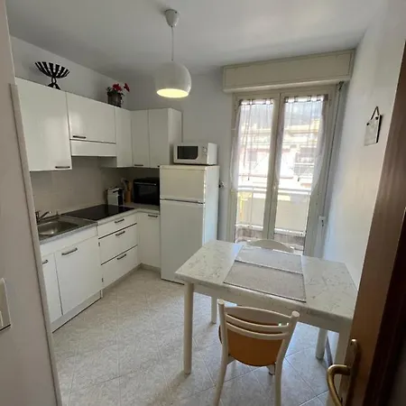 Apartment 28 M2 Au Calme A Menton
